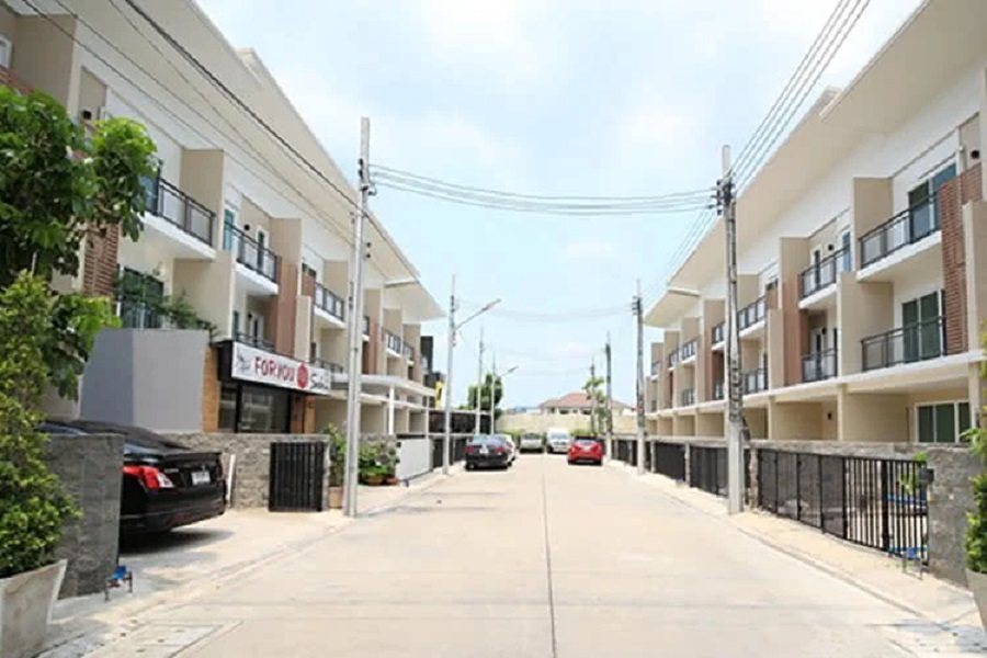 ดีลักซ์-ทาวน์-เลียบทางด่วน-รามอินทรา